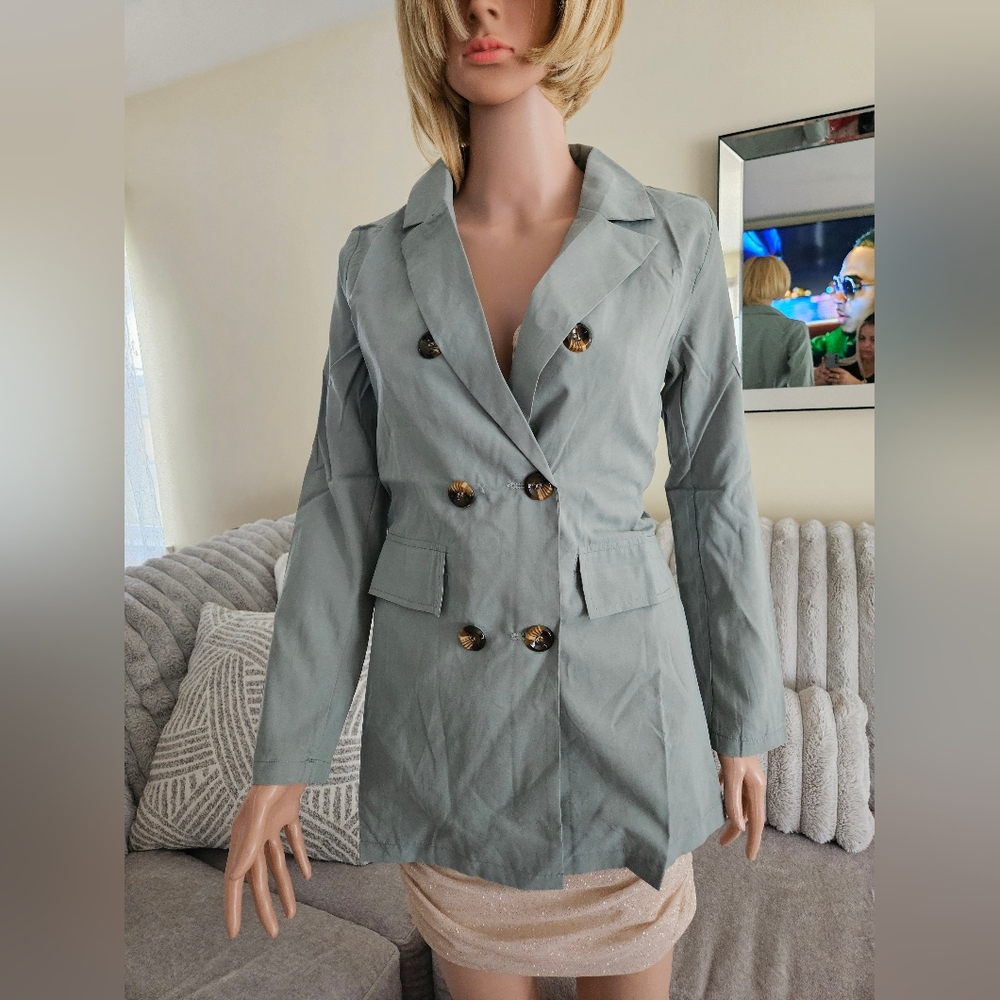 green jacket - Picture 4 of 6